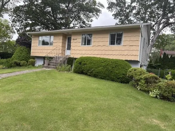 11 Hart Street, Port Jefferson Station, NY 11776