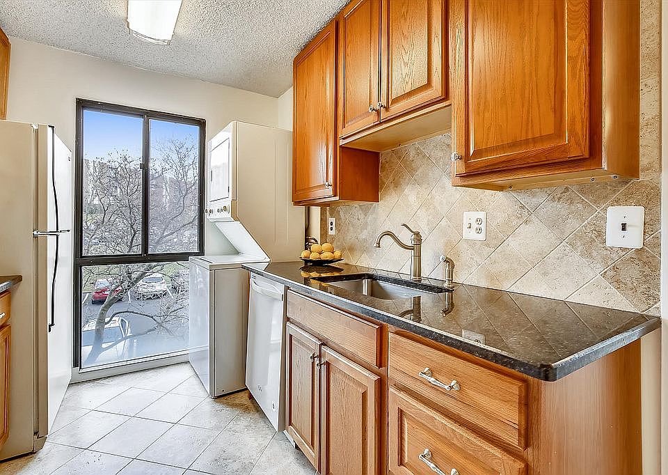Gourmet Kitchen