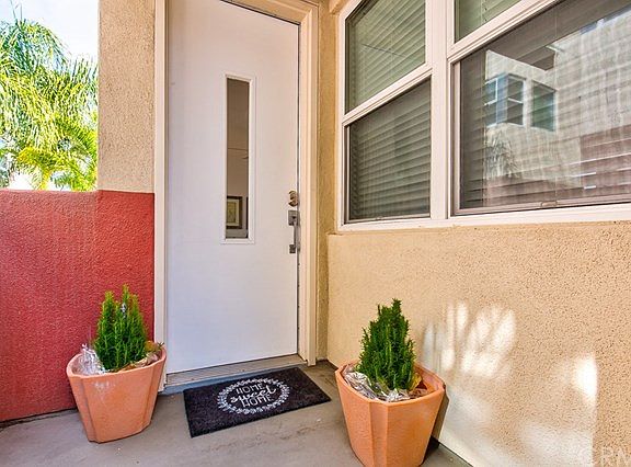 2nd image of 310 E 19th St APT 3