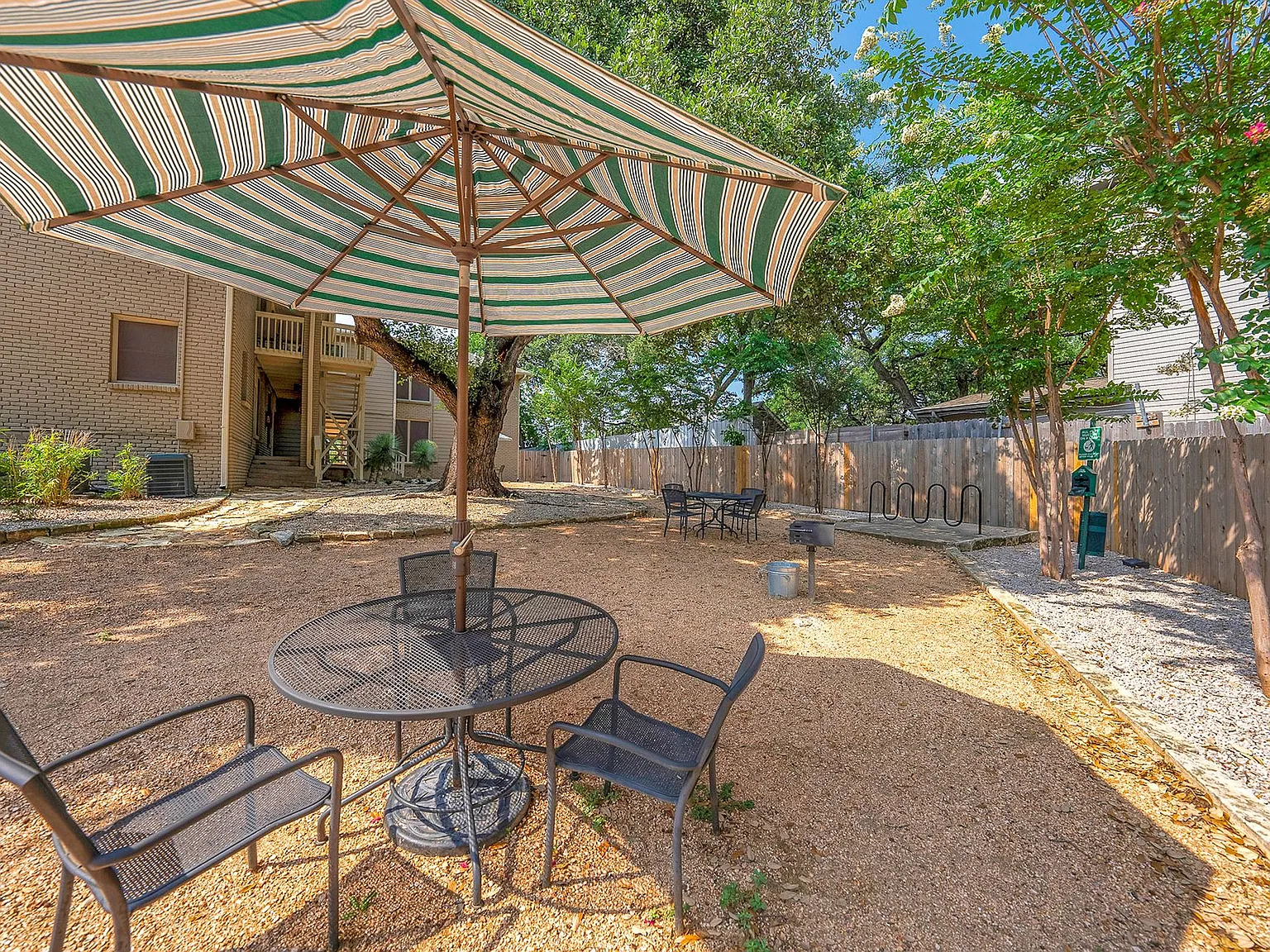Bouldin Creek — Photo 3