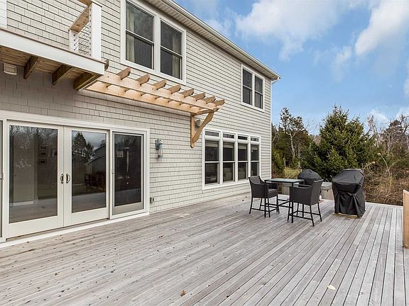 2nd image of 405 Cedar Dr