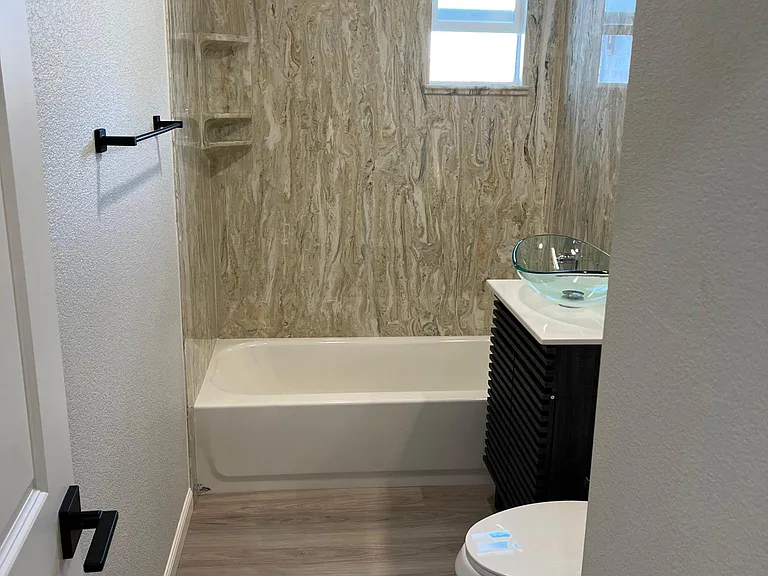 888 Leith Ave — Photo 20
