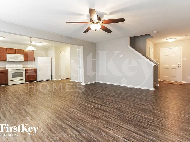 8715 Hosta Way — Photo 3
