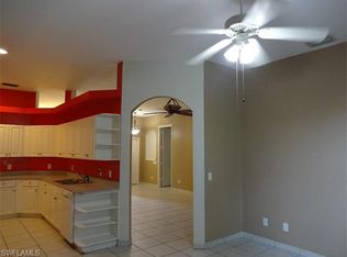 1071 Grove Dr, Naples, FL 34120