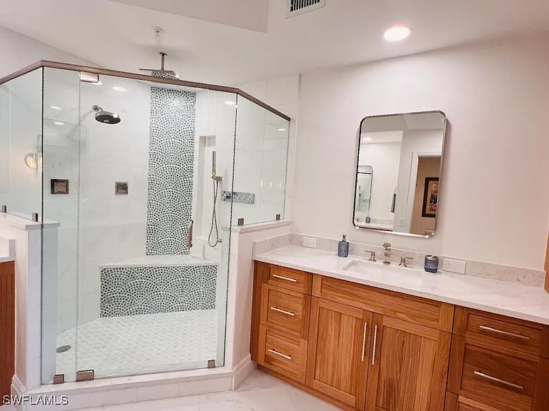 425 Cove Tower Dr #902 — Photo 23