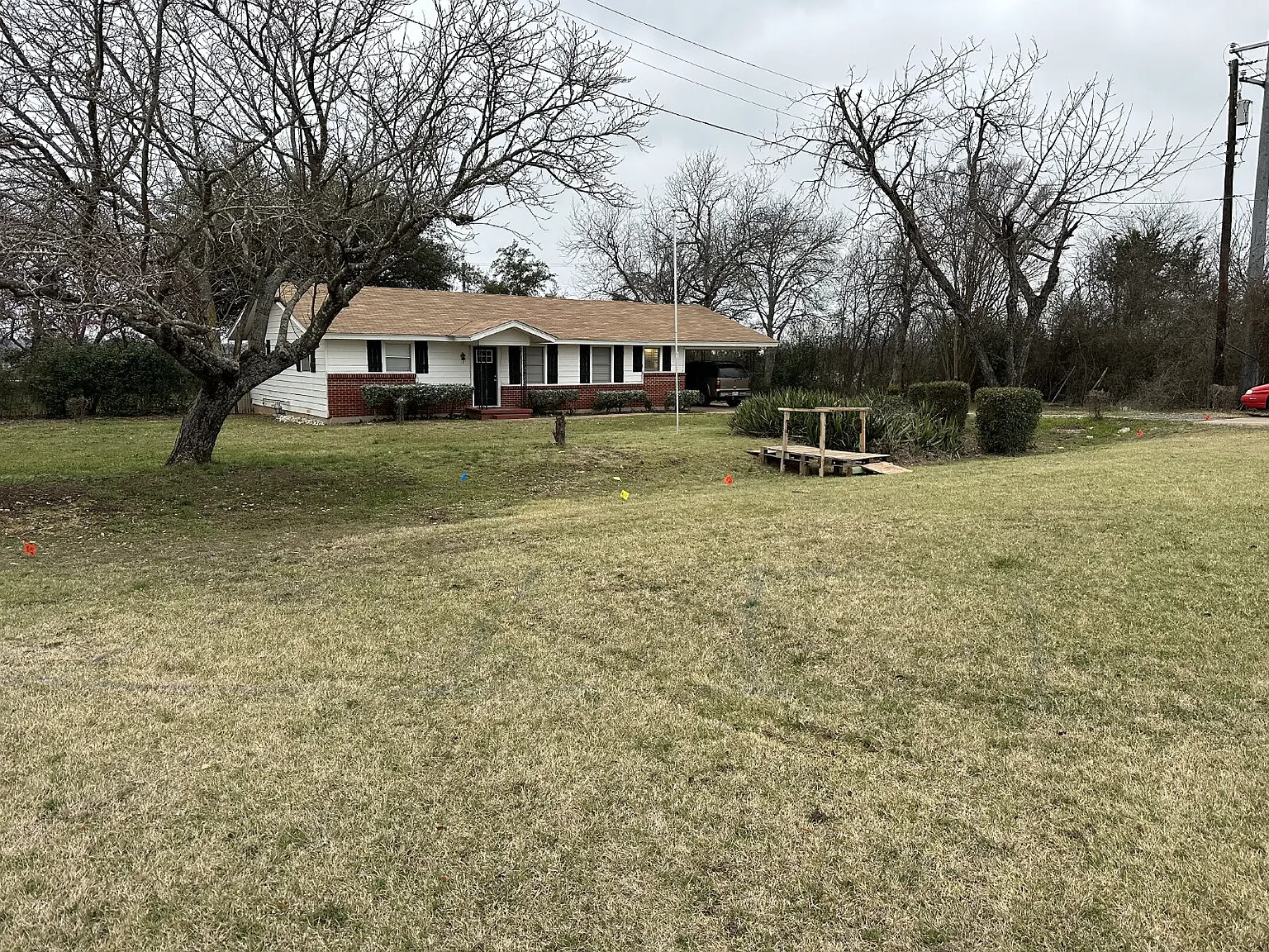 3 bed, 1.0 bath, 1484 sqft, $1,895 — Photo 1