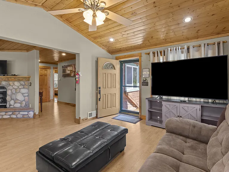 307 Heath Dr #1 — Photo 19