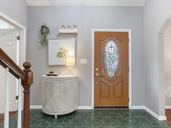 5th image of 4751 Longwood Cir