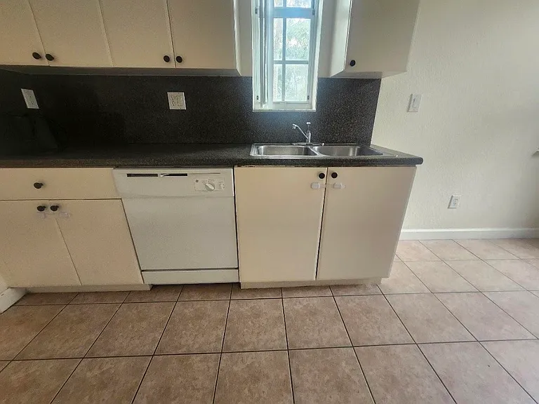 3408 Shoma Dr — Photo 2