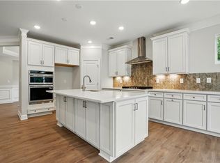 1311 Wharf Hill Dr, Smithfield, VA 23430