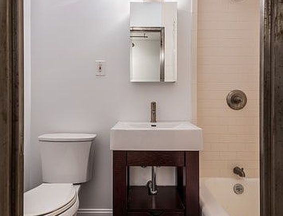 4th image of 305 E 40th St #4V