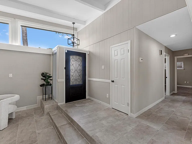227 Faust Ln — Photo 4