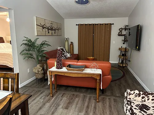 1140 Fairvilla Dr Photo 1