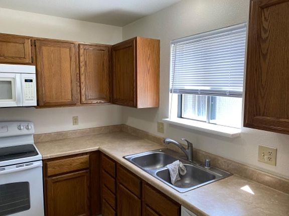 4th image of 3285 Canyon Dr Unit 44