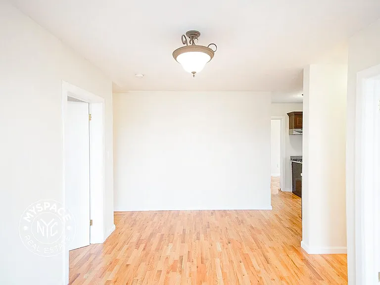 244 Roebling St #16 — Photo 2