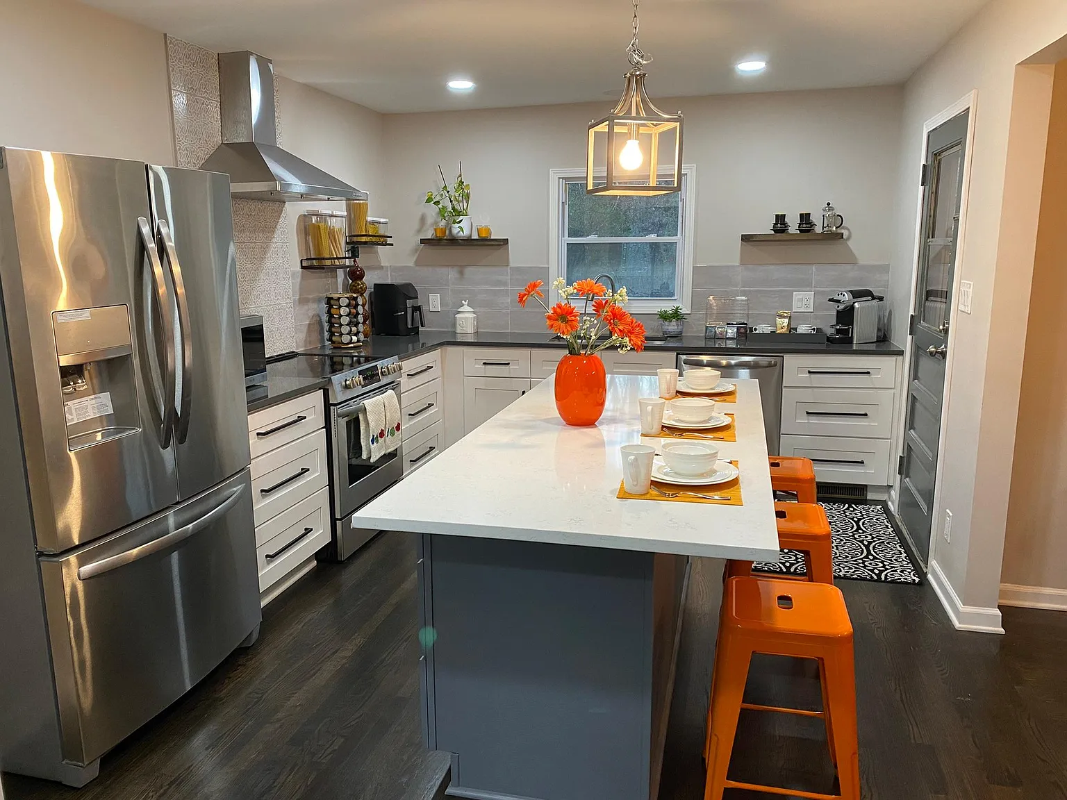 5 bed, 2000 sqft, $2,600 — Photo 4