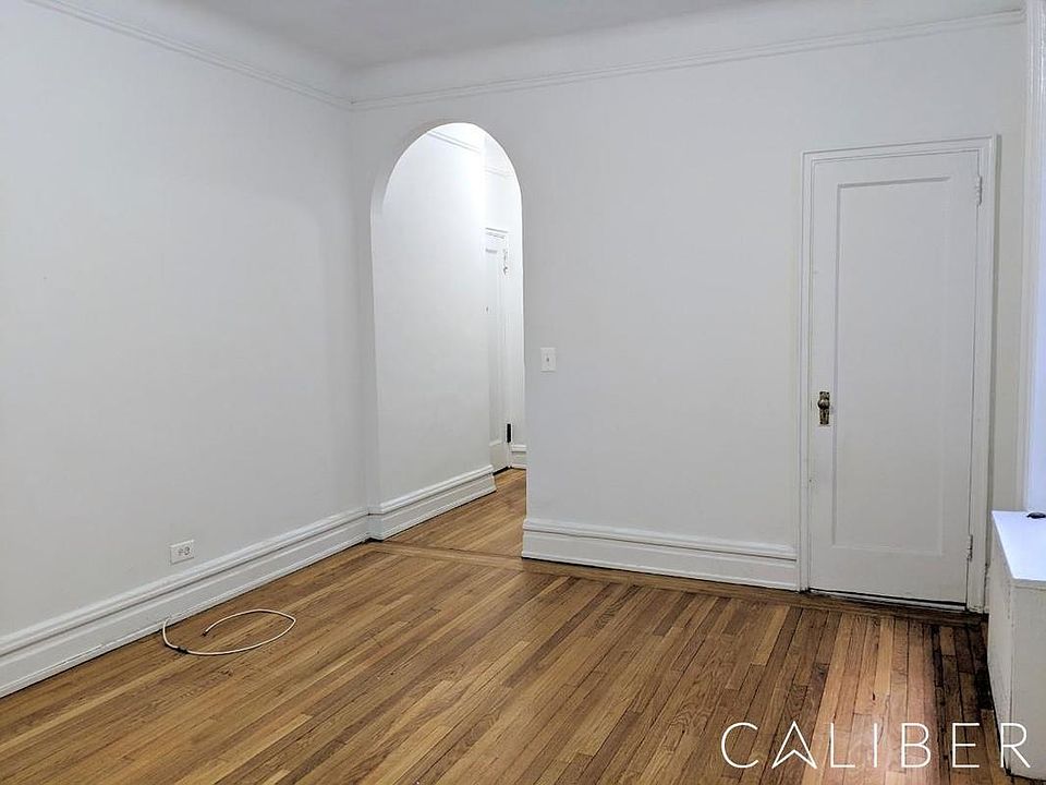 1st image of 203 W 54th St #4B