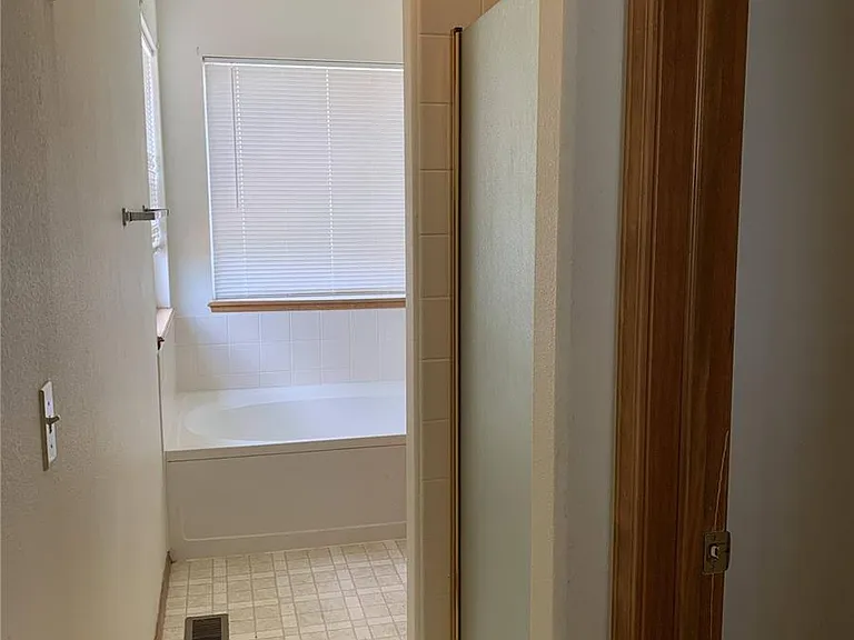 5162 Chaise Dr — Photo 10