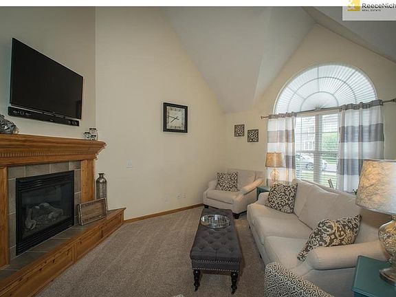 3rd image of 1119 SE Eastridge Dr