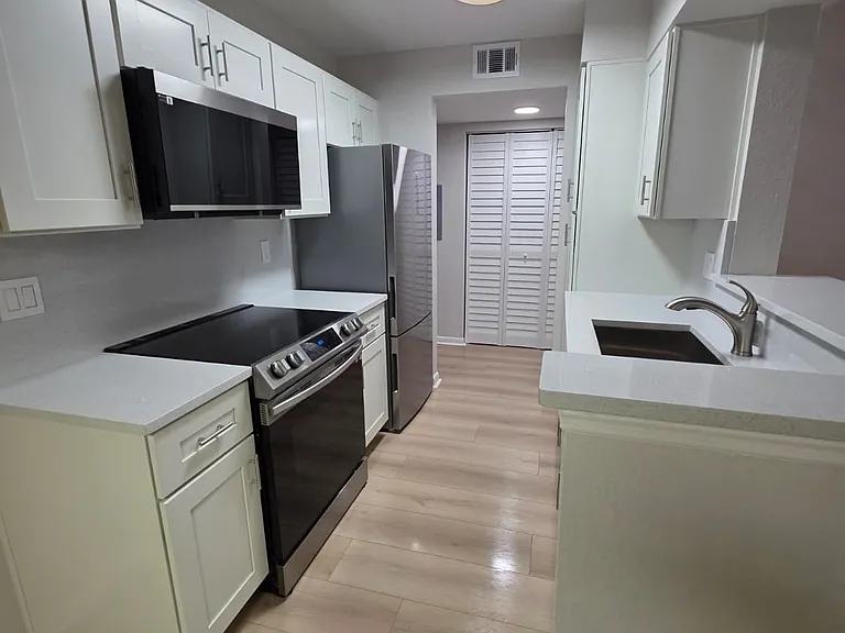 11500 Westwood Blvd #1434 — Photo 3