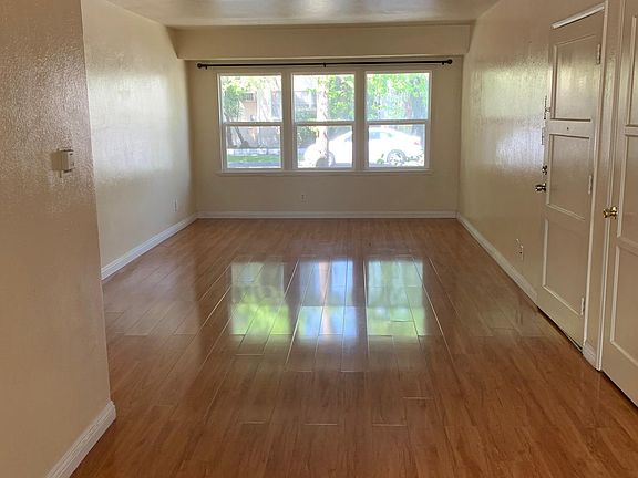 4th image of 6 Bonita St