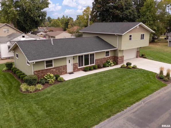 1016 N 13th St, Herrin, IL 62948
