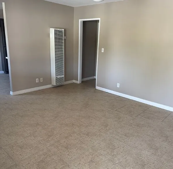 405 S Kroeger St #D — Photo 8