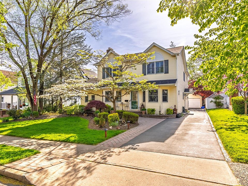 1st image of 15 Davison Avenue
