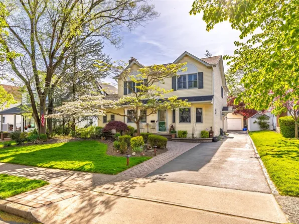 15 Davison Avenue, East Rockaway, NY 11518