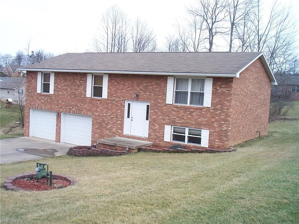 1st image of 40 Summit Dr