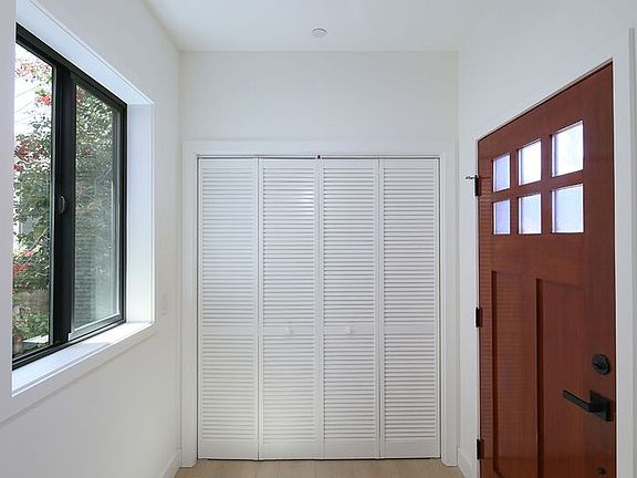 5th image of 2121-2123 Glenada Ave Unit 2121
