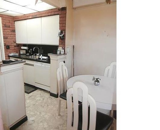4th image of 2504 Wilson Ave