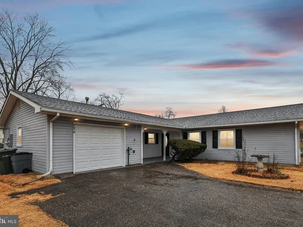 172 Tiffany Ln, Willingboro, NJ 08046