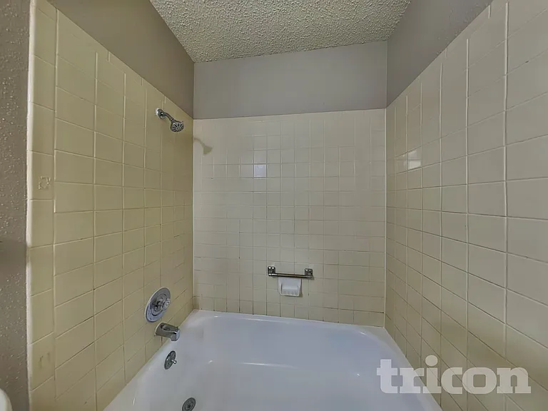 9506 Sugarloaf Dr — Photo 15