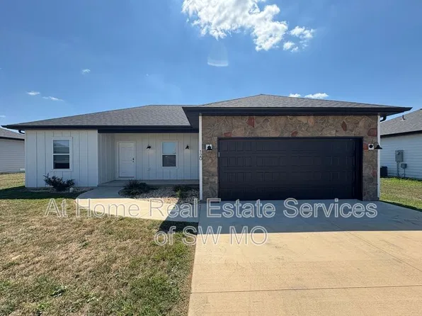 120 W Bluegrass St, Rogersville, MO 65742