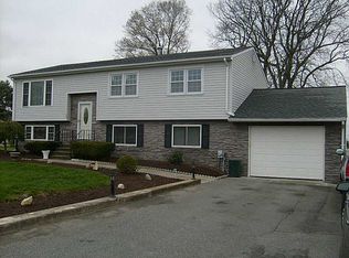 39 Musket Rd, West Warwick, RI 02893