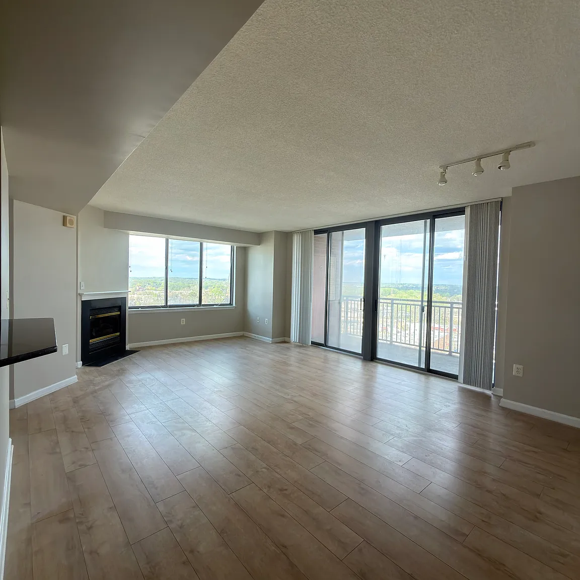 11710 Old Georgetown Rd APT 1114 photo 1