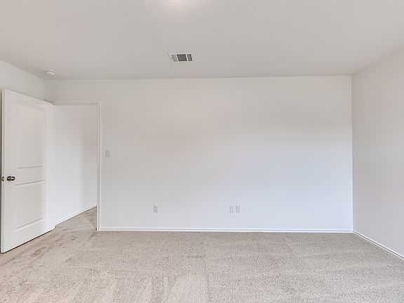 4th image of 419 Bass Dr