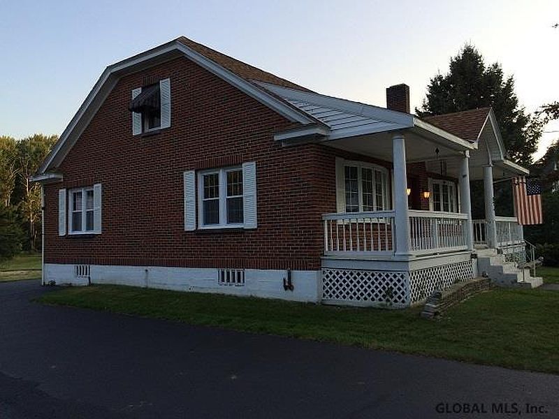 4th image of 53 HAGAMAN Avenue