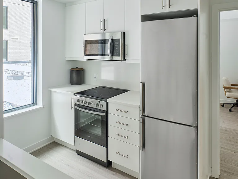 383 Albert St — Photo 1
