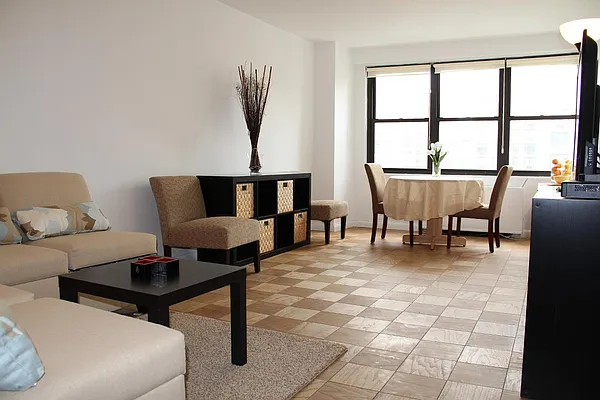 Sold by Real Direct | media 9