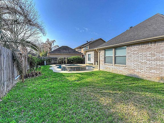 3rd image of 13714 Greenwood Manor Dr