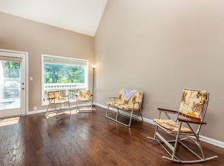 3052 Lake Shore Dr #3052, Minneapolis, MN 55416