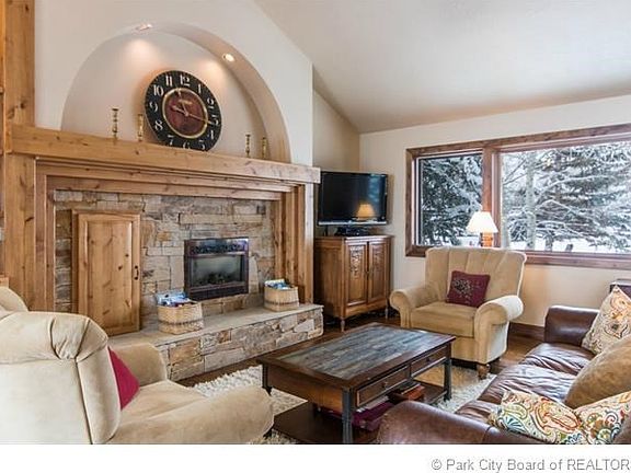 3rd image of 4976 E Meadows Dr