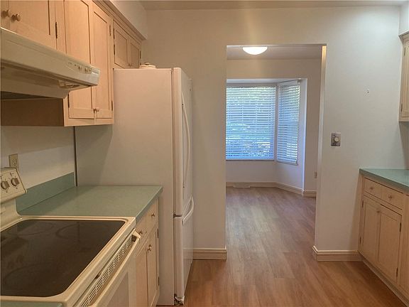 4th image of 244 Rainprint Ln