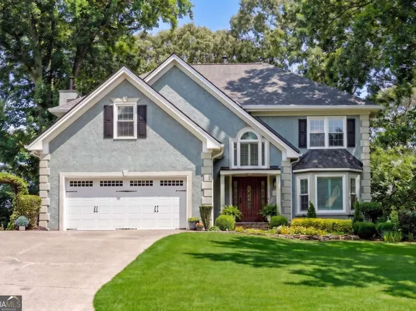 5007 Willow Creek Dr, Woodstock, GA 30188