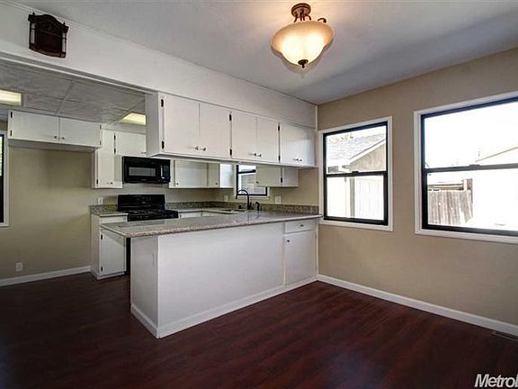 4th image of 220 Lois Ave