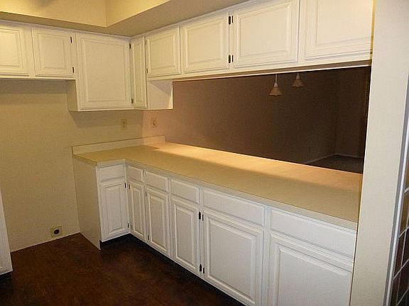 5th image of 6555 N Green Bay Ave Unit 105