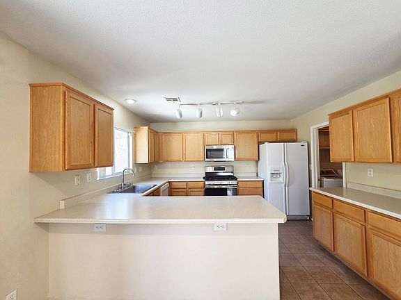 4th image of 3722 Nestled Oak Ave