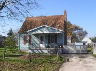 2072 Roslyn Ave, Flint, MI 48532